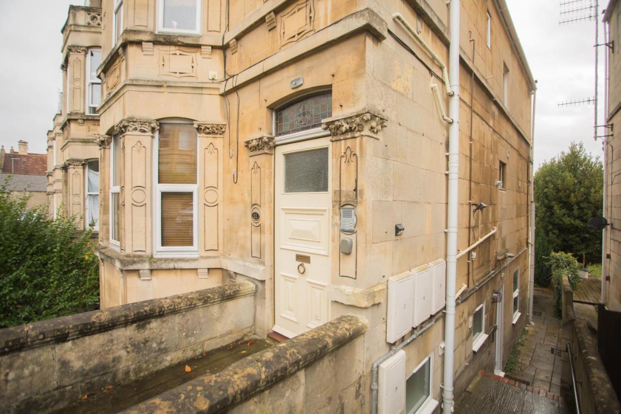 Spacious Apartments Bath Exterior photo
